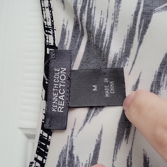 Kenneth Cole Reaction Sleeveless Blouse - Picture 5 of 11